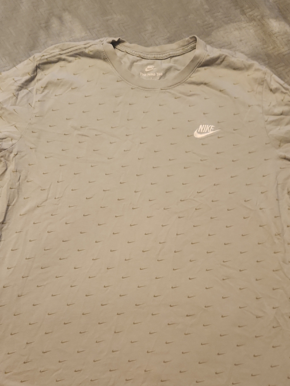 Nike Short Sleeve Crew Tee in Light Gray with Swoosh Print